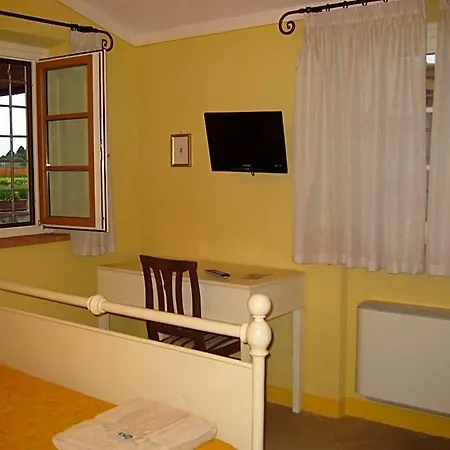 Corte Capitani Nocleg ze śniadaniem 3*