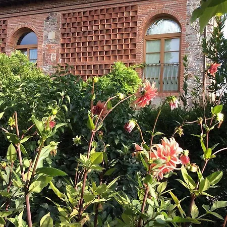 Bed & Breakfast Corte Capitani 3*