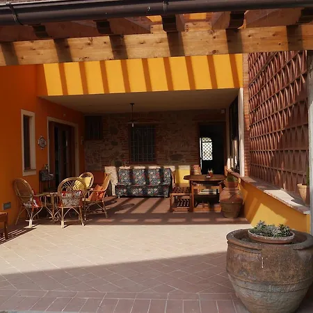 Bed & Breakfast Corte Capitani 3*