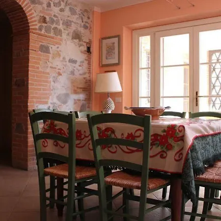 Corte Capitani 3* Capannori